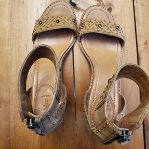 Women's ankle strap sandals